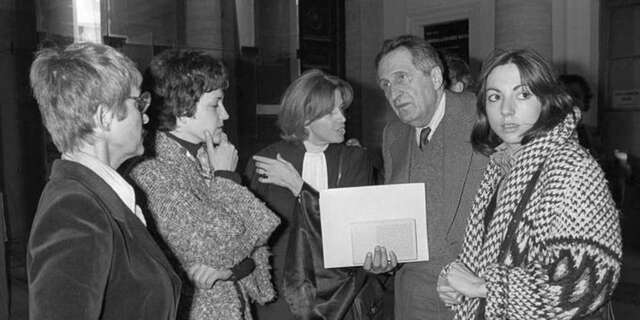 La loi relative à la répression du viol et de certains attentats aux mœurs donne une définition précise du viol et le reconnaît comme un crime :