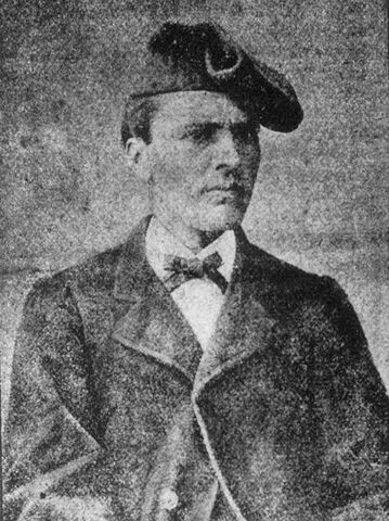 Comença a fer nombrosos viatges