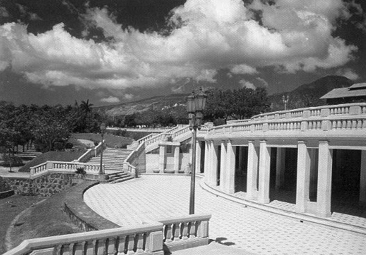 Se establece el Parque Cuscatlán