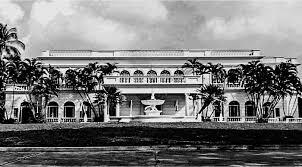 Se crea en San Salvador la Organización de Estados Centroamericanos (ODECA).