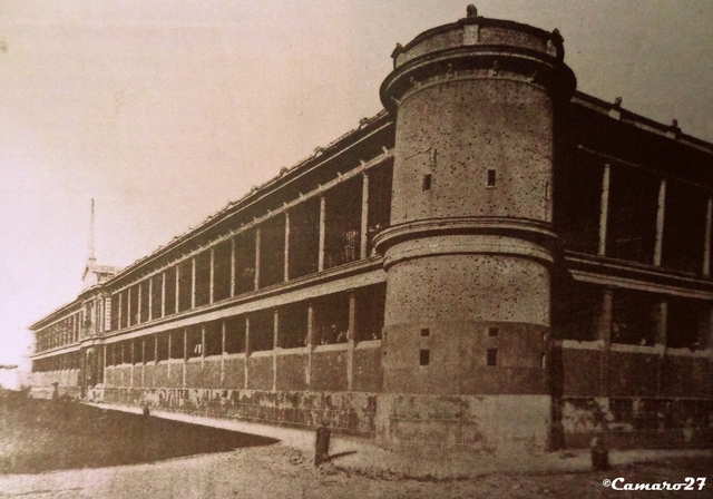 El edificio del Cuartel del Primer Regimiento de Infantería convertido en Mercado es consumido por un incendio.