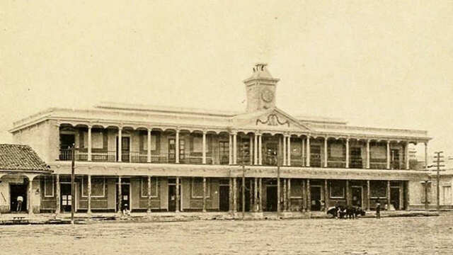 Un incendio destruye el Palacio Municipal de San Salvador