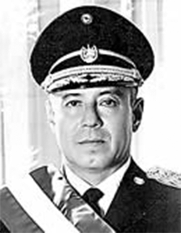 Toma el cargo de Presidente de la República de El Salvador Fidel Sánchez Hernández.