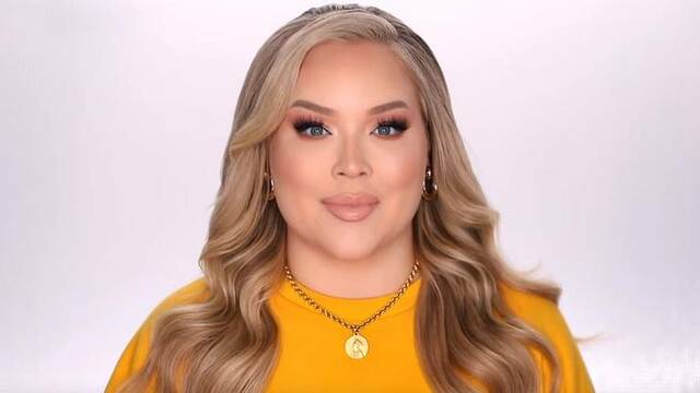 Nikkie de Jager (Tutorials), Dutch vlogger