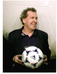 Robert Louis se convierte en el nuevo dueño