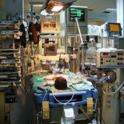 Timeline: TECNOLOGÍAS INVASIVAS EN EL CUIDADO DEL PACIENTE PEDIÁTRICO