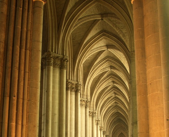 Bóveda de Crucería / (Bóvedas de crucería de la Catedral de Reims)