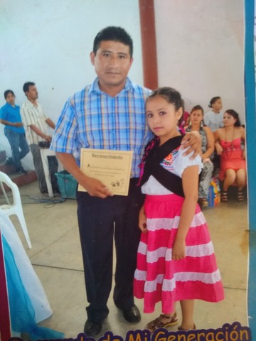 en la clausura que hubo en la primaria cuando yo estudiaba ,me dieron un reconocimiento ,ese dia me puse feliz ,me esforse para recibirlo.