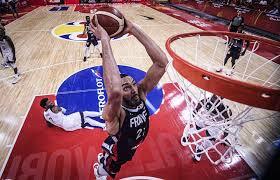 primer partido oficial de baloncesto