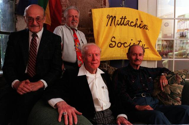 The Mattachine Society organizes a gay rights "Sip-In"