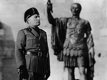 Mussolini " IL DUCE"
