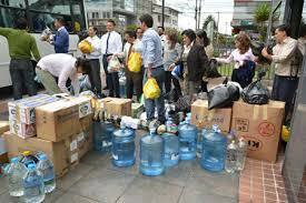 Se suministra agua potable en garrafones y carrotanques