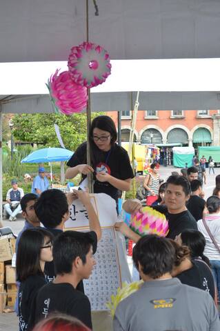 Integración de talleres impartidos por la comunidad Coreana en apoyo al festival