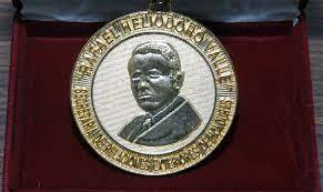 Condecoración: Medalla Rafael Heliodoro Valle,