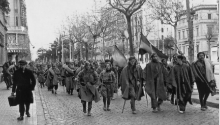 L'EXÈRCIT NACIONAL ENTRA A BARCELONA