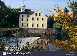 se instaló en el país la primera planta generadora de energía electrica