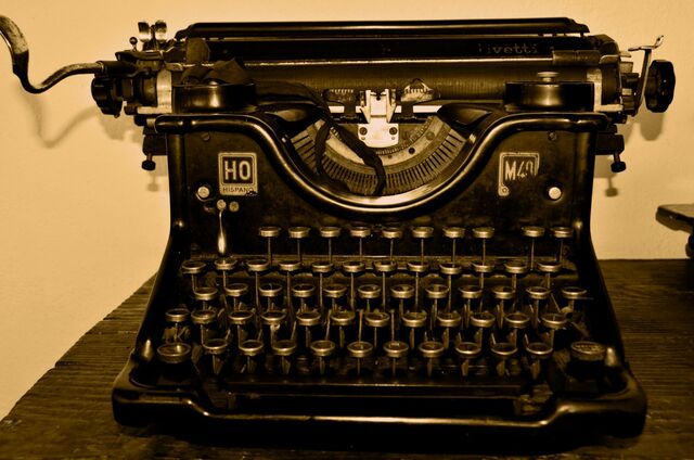 LA MÁQUINA DE ESCRIBIR
