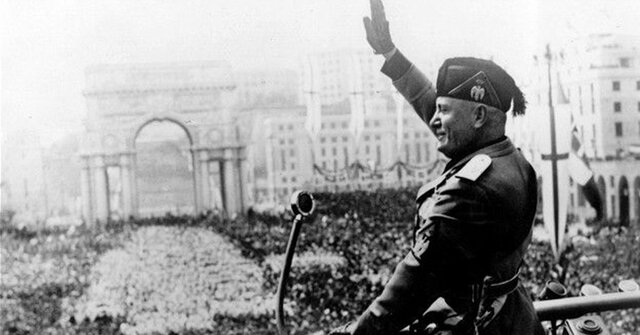Mussolini "il duce"