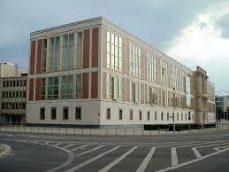 Das Amt des Präsidenten der DDR wird durch den Staatsrat ersetzt