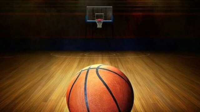 Aprenc a jugar a bàsquet a l'escola