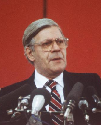 Schmidt decentralizza il Reich e promuove l'utilizzo di NetzRam