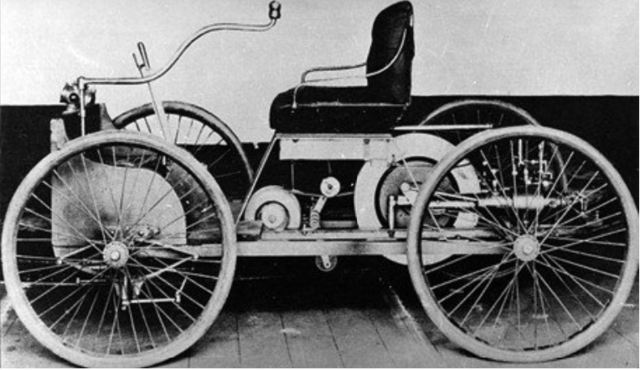 Motor de ciclo de cuatro tiempos movido por gasolina