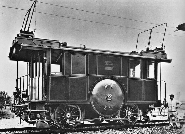 Primera locomotora eléctrica