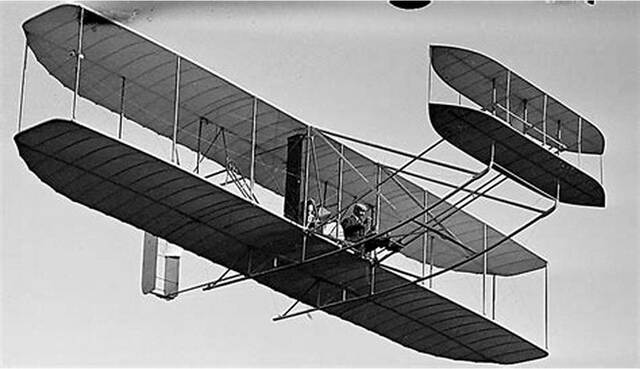 Primer vuelo de avión