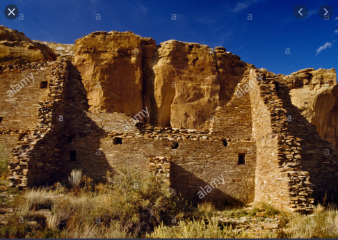 Ancestral Pueblo peoples live in large complexes of stoned wellings.