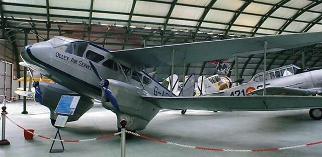 Franco sale de Canarias a Tetuán en el Dragón Rapide