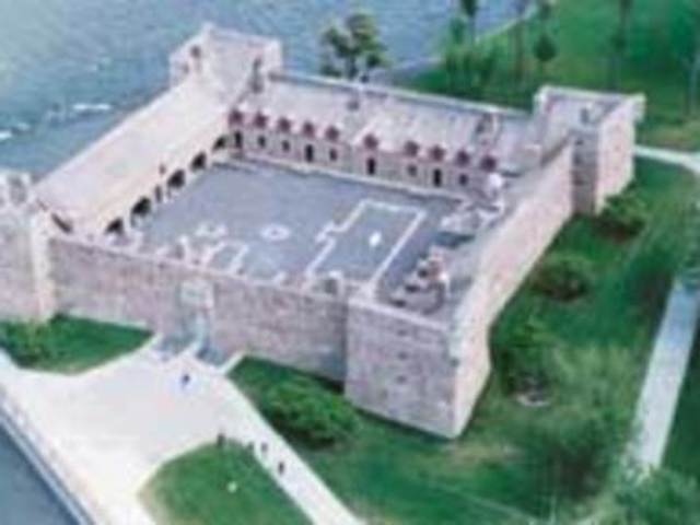 Britain captures Quebec