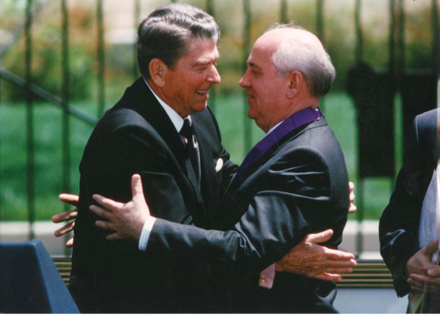 Reagan and Gorbachev Negotiate Arms Reductions