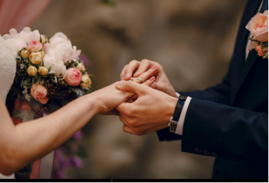 Holden gets married | Intimacy vs Isolation