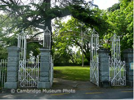 Cambridge Domain – Memorial Gates