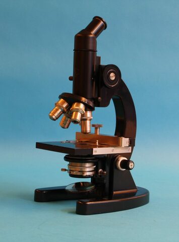 Achromatic Microscope