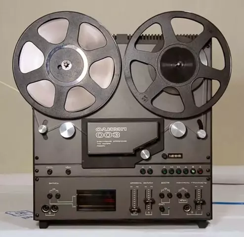 магнитофон