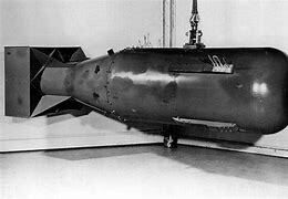 Lanzamiento de la bomba atómica "Little Boy" sobre Nagasaki