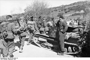 Alemania invade Yugoslavia, Albania y Grecia gracias a la ayuda de Italia