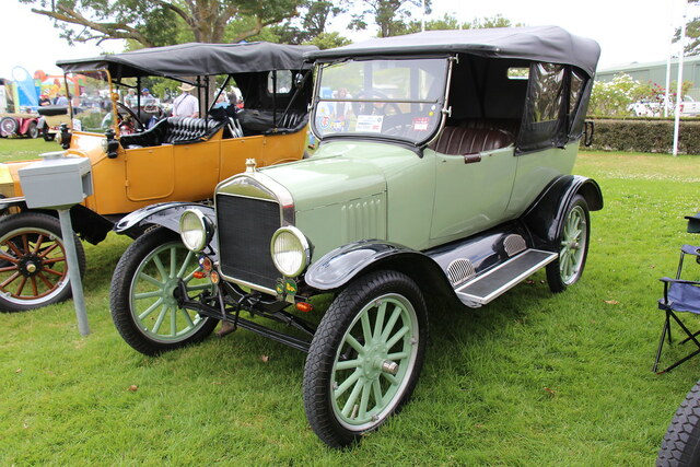 Model T starts to be produced