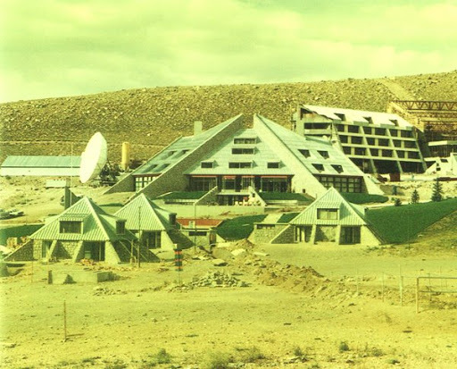 Se inaugura el complejo las Leñas.