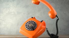 Timeline: HISTORIA DEL TELEFONO(SANTIAGO SANCHEZ BEDOYA/GRADO 9-3)