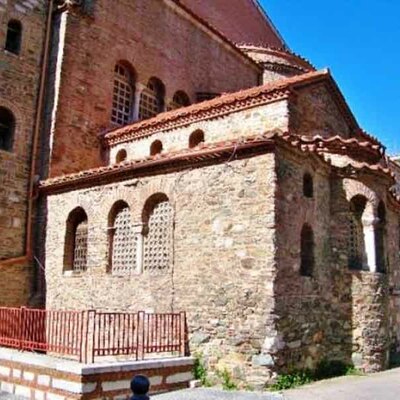 Timeline: 1400μ.χ.Το 13ο αιώνα ο ναός ανακαινίστηκε και χτίστηκε το παρεκκλήσι του Αγίου Ευθυμίου.