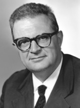 Approvazione della Legge Trabucchi sui diritti politici.