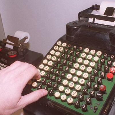 Timeline: Evolución de las maquinas de cálculo y el Control Numérico