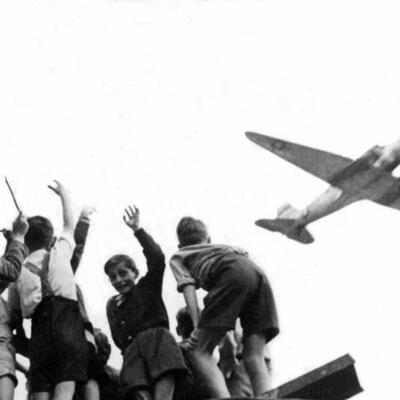 Timeline: The Cold Wars End