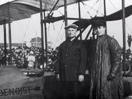 Primer Vuelo Comercial