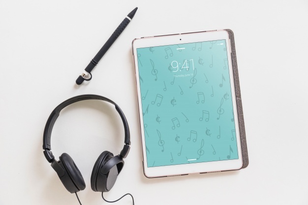 Tablet & Headphone