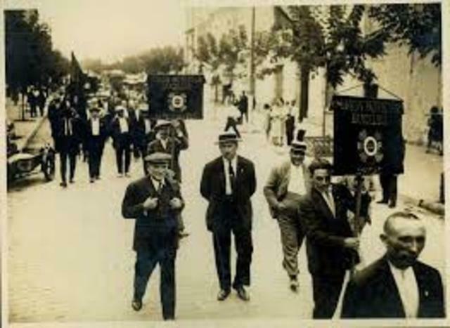 Fundación de Unión Patriótica.