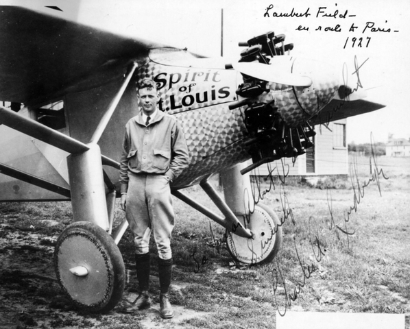 Lindbergh crosses the Atlantic
