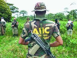 Escondidos en la guerra/ regalos y sorpresas